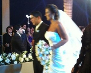 Casamento de Jorge (da dupla Jorge e Mateus) teve show do cantor Leonardo. Ontem, às 16:30, aconteceu o casamento do ...