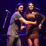 Juanes Flerta com Paula Fernandes no palco… Na noite da última quarta-feira, 27, o colombiano Juanes se apresentou em um ...