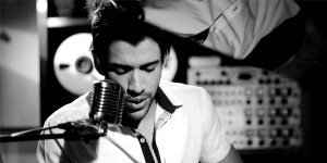 O cantor Gusttavo Lima lançou no último dia 17, a sua nova música de trabalho, “Diz Pra Mim”. Com letra ...
