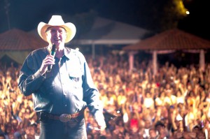 O cantor e compositor Sérigo Reis irá se apresentar no próximo dia 29 na cidade de Três Marias (MG), local ...