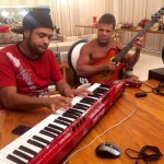 Eduardo Costa e seu produtor musical Romário Rodrigues passaram a tarde desta terça-feira (07/01) nos preparativos da nova turnê para ...