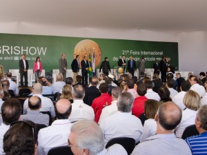 Os avanços tecnológicos no meio rural têm possibilitado ao Brasil firmar-se cada vez mais entre os principais produtores e exportadores ...