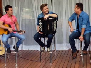 Na tarde da última terça-feira (20/05), Michel Teló, Eduardo Costa e Leonardo gravaram um especial para o programa Fantástico, da ...