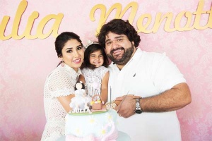 Fabiano comemora festa da filha com show exclusivo