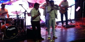 Na noite de ontem (21), em Goiânia (GO), vários sertanejos participaram de um show em homenagem ao cantor Cristiano Araújo, falecido ...