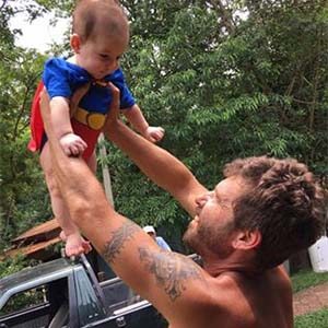 Hudson e seu filho Davi