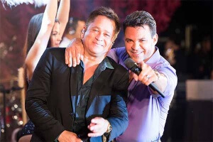 Eduardo Costa e Leonardo gravam campanha da Tele Sena Os cantores sertanejos Eduardo Costa e Leonardo gravaram na tarde da ...