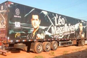 Justiça bloqueia bens do cantor Léo Magalhães
