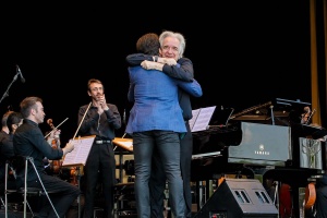 Daniel e Maestro João Carlos Martins emocionam o público em comemoração de 25 anos do GRAACC.