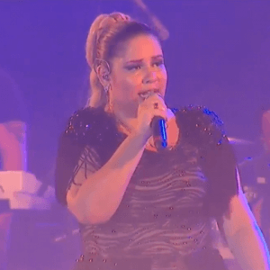 Marília Mendonça defende a união da música durante show em Recife