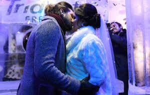 Luan Santana beija fã durante ‘casamento’ em festa de São João