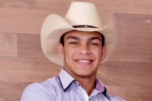 Jhonathan Oliveira Ferreira, de 23 anos, foi encontrado morto no parque de exposições de Juína (MT)