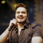 A chegada de 2020 já traz boas notícias para Luan Santana. O cantor acabou de descobrir que é o artista ...
