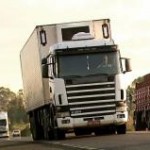 O agronegócio brasileiro perde cerca de US$ 5 bilhões por ano com a baixa eficiência logística, principalmente no transporte de ...