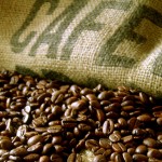 As negociações envolvendo café arábica continuam lentas no Brasil. Segundo colaboradores do Cepea, vendedores vêm se mantendo firmes em seus ...