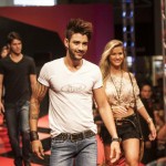 Gusttavo Lima e a noiva, Andressa Suita, subiram à passarela para mostrar as novidades de marcas do Brás, em evento ...