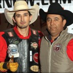 O bicampeão brasileiro do Brahma Super Bull PBR, Edevaldo Ferreira, acaba de aumentar a sua coleção de fivelas de campeão, ...