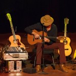 Almir Sater e Alzira Espíndola sobem ao palco do Parque das Nações Indígenas e apresentam a musicalidade que marca o Estado ...