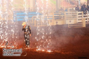 Aconteceu, de 14 a 17 de novembro, na Sociedade Rural de Londrina, a 4ª etapa e Mega Final do Circuito Paranaense de Laço em Dupla 2013. Foram 1663 inscrições de laçadores de todo o Brasil, buscando um dos títulos mais ...