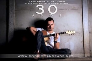 O ator Rodrigo Andrade, que faz o papel de Daniel na novela “Amor à Vida”, retomou sua carreira como cantor sertanejo ...