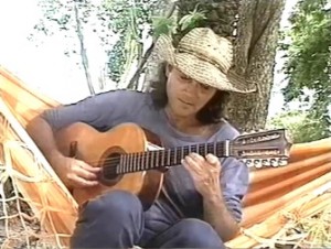 Almir Sater e Sérgio Reis cantam “Chalana” na casa de Almir no Pantanal Mato Grossense.