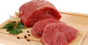 Entre janeiro e março deste ano, a indústria de carne bovina brasileira manteve o ritmo acelerado de crescimento com que terminou o ano de 2013. Foram negociadas mais de 382 mil toneladas de produtos, um volume 19% superior aos três ...