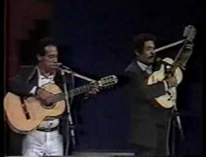 Assista abaixo o vídeo de Tião Carreiro e Pardinho cantando o modão “Oi Paixão”, muito bom, vale conferir!