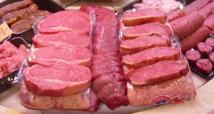 Assim como aconteceu durante o ano passado, Hong Kong foi o principal mercado para a carne brasileira no primeiro mês de 2014, somando US$ 125 milhões (31 mil toneladas exportadas), seguido da Rússia, União Europeia, Venezuela e Irã. Na lista ...