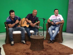 A dupla Rick e Renner é a convidada especial do apresentador Odair Terra deste domingo (09/03). Na atração, que é destaque em todo o Estado de Goiás, os cantores irão fazer um acústico ao som de voz e violão e ...