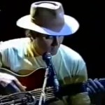Nesta entrevista em vídeo o cantor e compositor Almir Sater conta como surgiu o grande sucesso “Tocando em Frente”, música ...