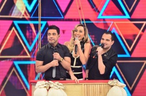 A participação especial da dupla Zezé Di Camargo e Luciano no Programa da Sabrina deste sábado (26/07) estará repleto de ...