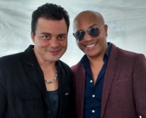 A dupla Rick e Renner entrou em estúdio para gravar uma parceria inédita! Os sertanejos irão gravar “Vê Se Para” com a vocalista da banda Calcinha Preta, Silvânia Aquino. A canção irá ser trabalhada principalmente no mercado da região Nordeste. ...