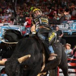 Las Vegas – Silvano Alves acaba de se tornar o segundo competidor da história da PBR a ganhar três títulos ...