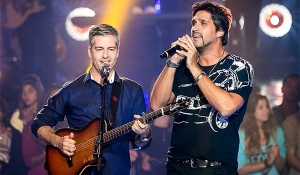 No próximo mês, os cantores sertanejos e técnicos do programa “The Voice Brasil”, Victor e Leo irão fazer uma breve turnê no ...