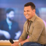 Eduardo Costa conta histórias de encontro com fãs, confira!