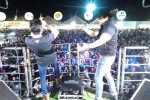 Janderson & Anderson fazem uma micareta sertaneja na DivinaExpo 2016