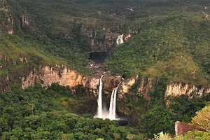 O Ministério do Meio Ambiente e o Instituto Chico Mendes de Conservação da Biodiversidade, cumprindo todos os requerimentos legais pertinentes, concluíram a proposta técnica para ampliação do Parque Nacional da Chapada dos Veadeiros. No entanto, atendendo a uma demanda do ...