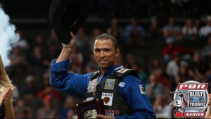 Etapa PBR de Jacksonville 2017 O competidor brasileiro Eduardo Aparecido, de Gouvelandia GO, continua sendo o destaque do início da temporada 2017 da PBR USA. No último final de semana, o goiano venceu a Etapa PBR de Jacksonville 2017 (BFTS) conquistando assim o ...