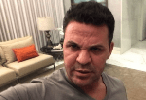 Em vídeo, Eduardo Costa justifica o pedido de auxílio para adquirir casa em Minas Gerais