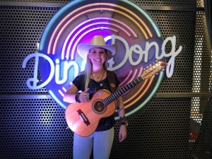 A cantora Bruna Viola foi destaque no primeiro Ding Dong de 2018. O quadro faz parte do Domingão do Faustão ...